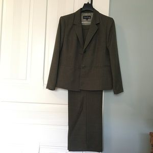 Evan Picone 2-piece pant suit 14P